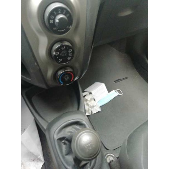 toyota yaris del año 2011