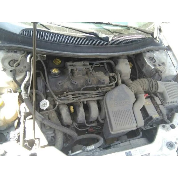 chrysler stratus berlina (ja) del año 2000