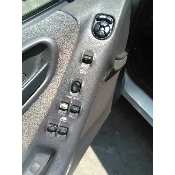 chrysler stratus berlina (ja) del año 2000