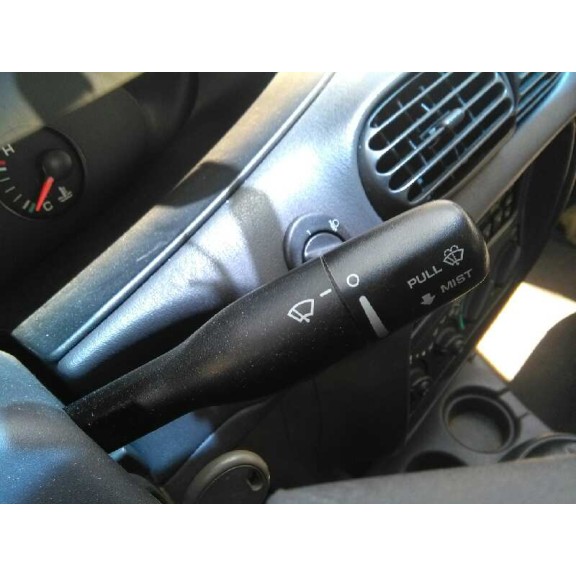 chrysler stratus berlina (ja) del año 2000