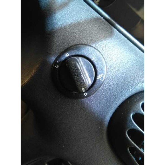 chrysler stratus berlina (ja) del año 2000