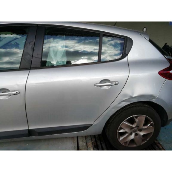 renault megane iii berlina 5 p del año 2012