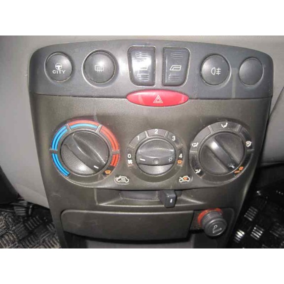 fiat punto berlina (188) del año 2001