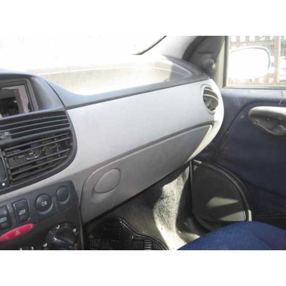 fiat punto berlina (188) del año 2001