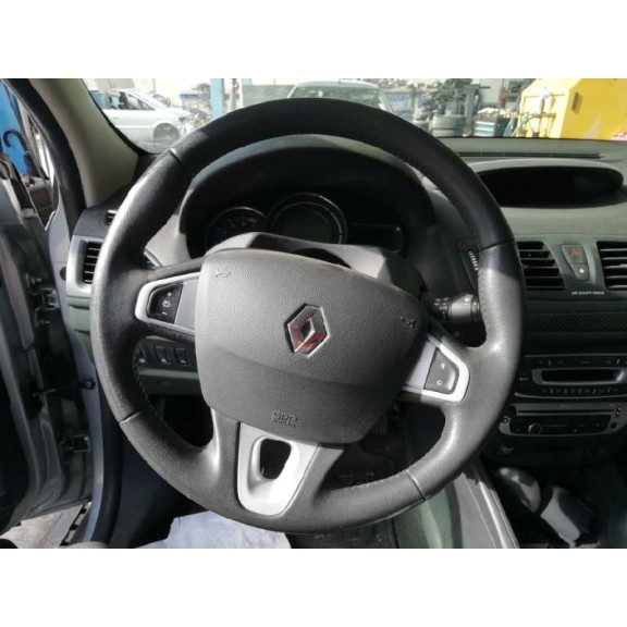 renault megane iii berlina 5 p del año 2012