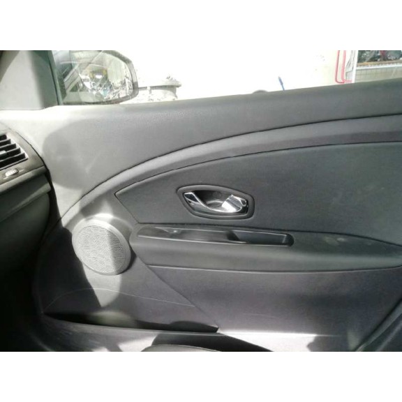 renault megane iii berlina 5 p del año 2012