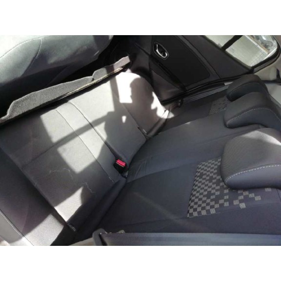 renault megane iii berlina 5 p del año 2012