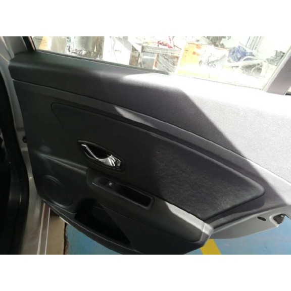 renault megane iii berlina 5 p del año 2012