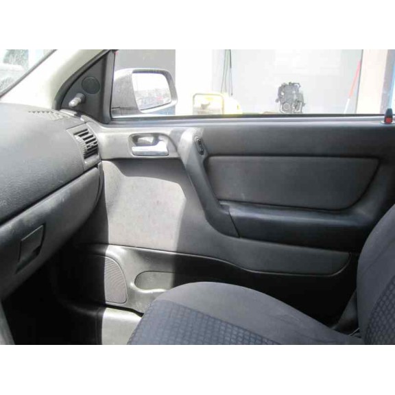 opel astra g berlina del año 2002