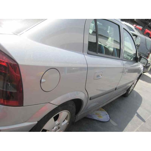 opel astra g berlina del año 2002