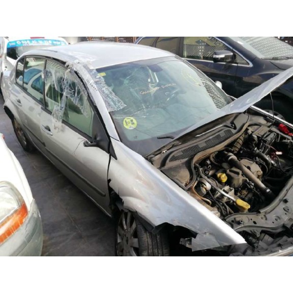 renault megane ii classic berlina del año 2009