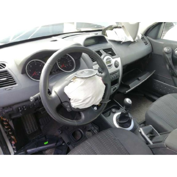 renault megane ii classic berlina del año 2009