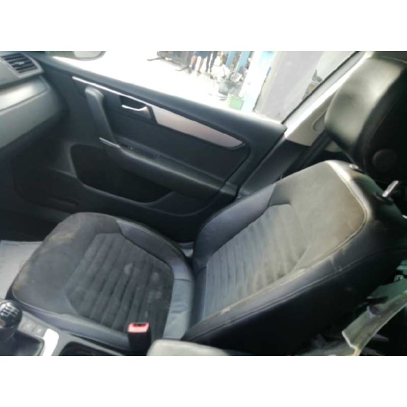 volkswagen passat lim. (362) del año 2013