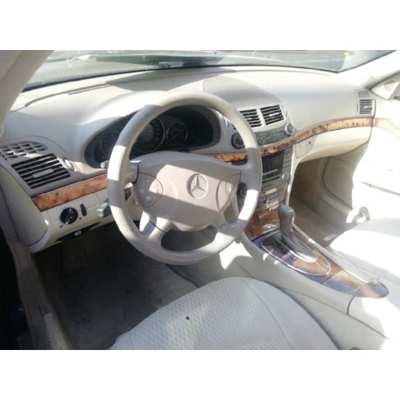 mercedes-benz clase e (w211) berlina del año 2005