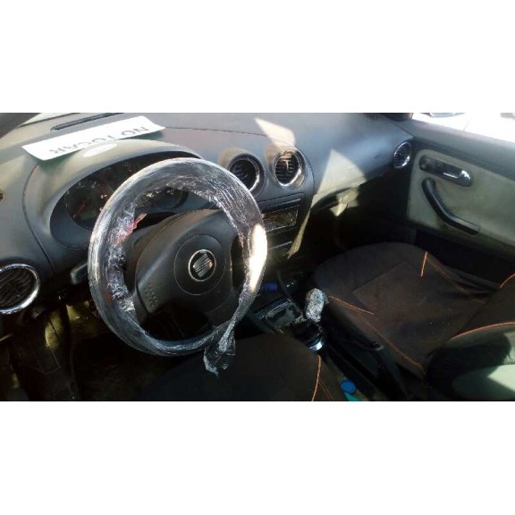 seat ibiza (6l1) del año 2002