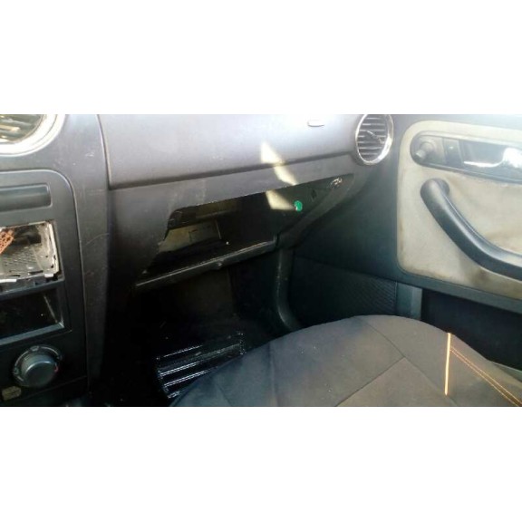 seat ibiza (6l1) del año 2002