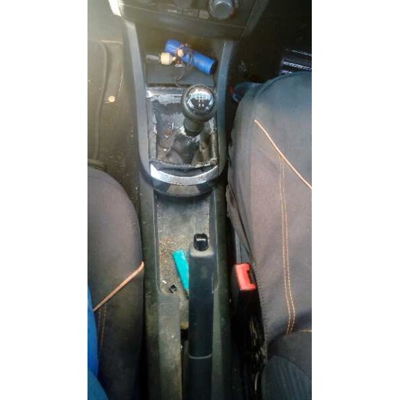 seat ibiza (6l1) del año 2002