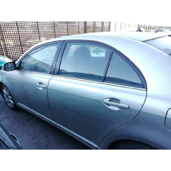 toyota avensis berlina (t25) del año 2006