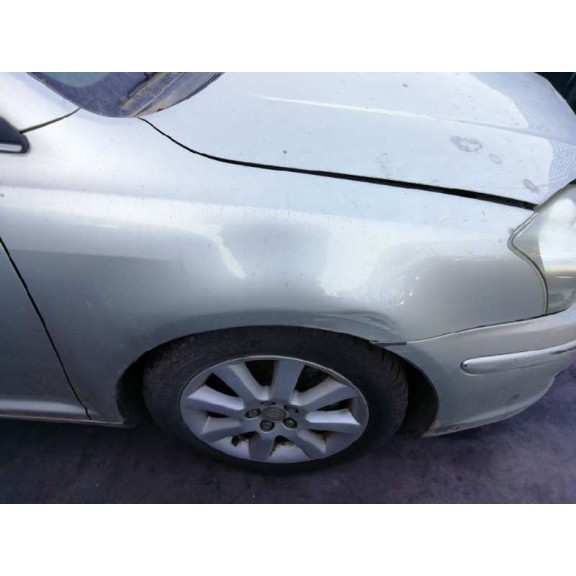 toyota avensis berlina (t25) del año 2006