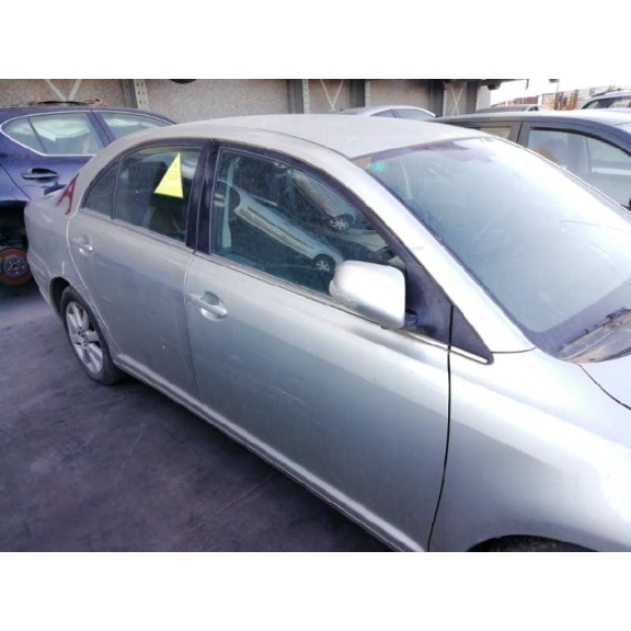 toyota avensis berlina (t25) del año 2006