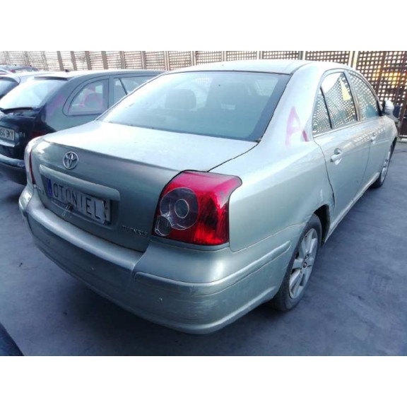 toyota avensis berlina (t25) del año 2006