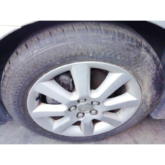 toyota avensis berlina (t25) del año 2006