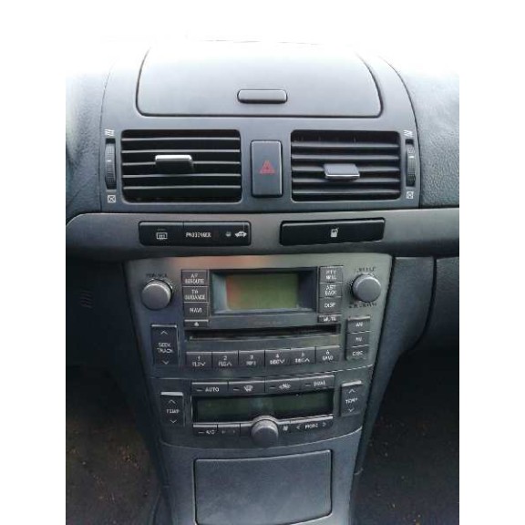 toyota avensis berlina (t25) del año 2006