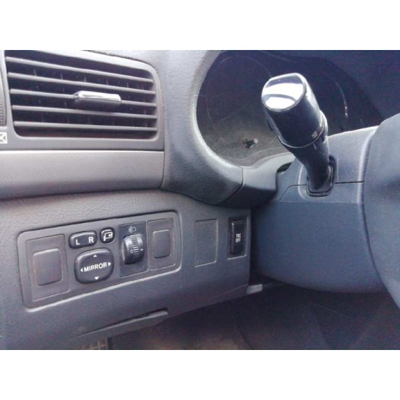 toyota avensis berlina (t25) del año 2006