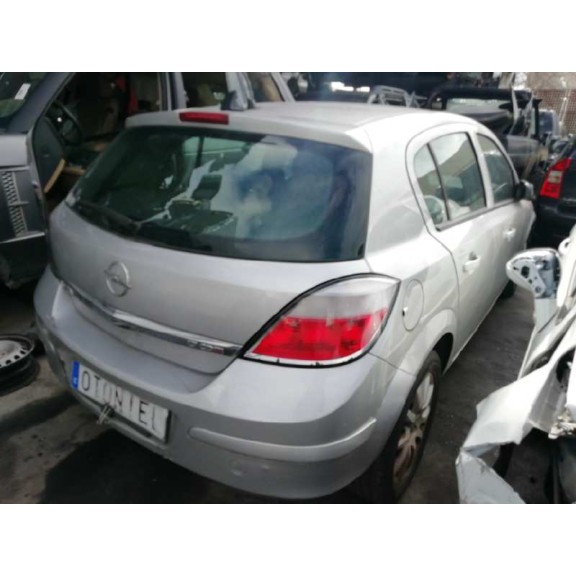 opel astra h berlina del año 2005