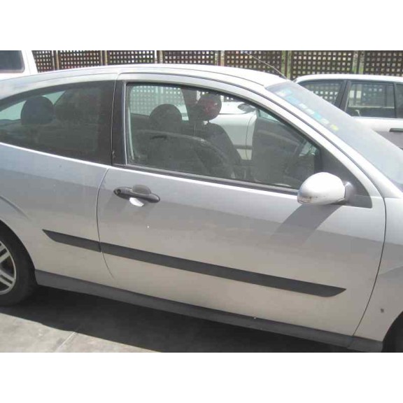 ford focus berlina (cak) del año 2000