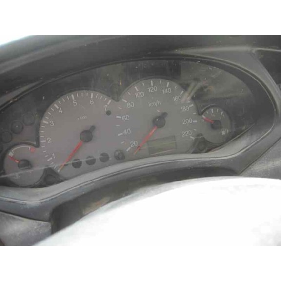 ford focus berlina (cak) del año 2000