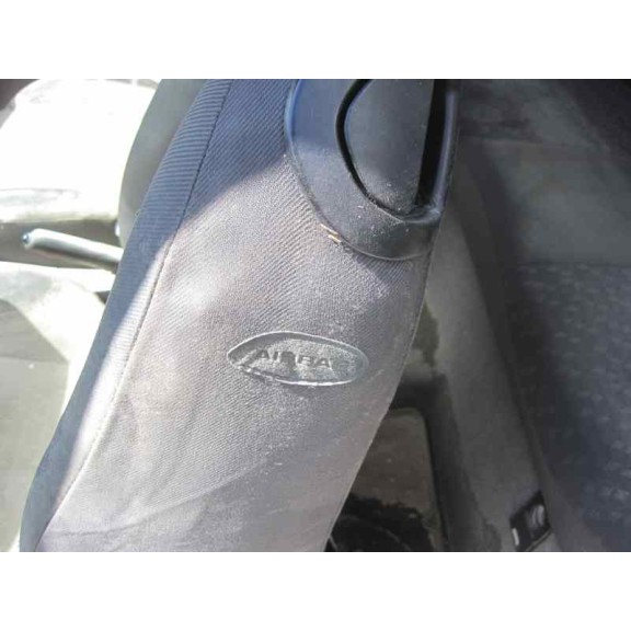 ford focus berlina (cak) del año 2000