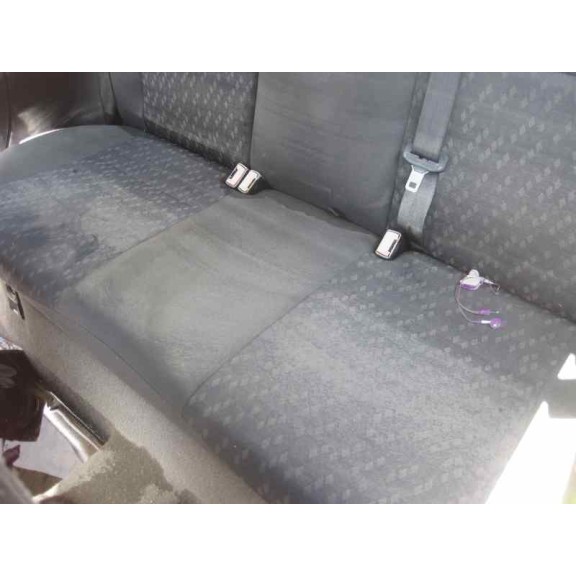 ford focus berlina (cak) del año 2000