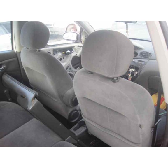 ford focus berlina (cak) del año 2003