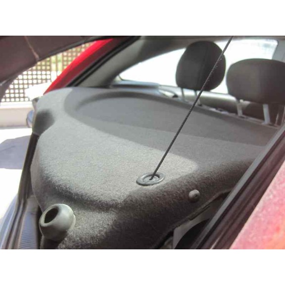 ford focus berlina (cak) del año 2000