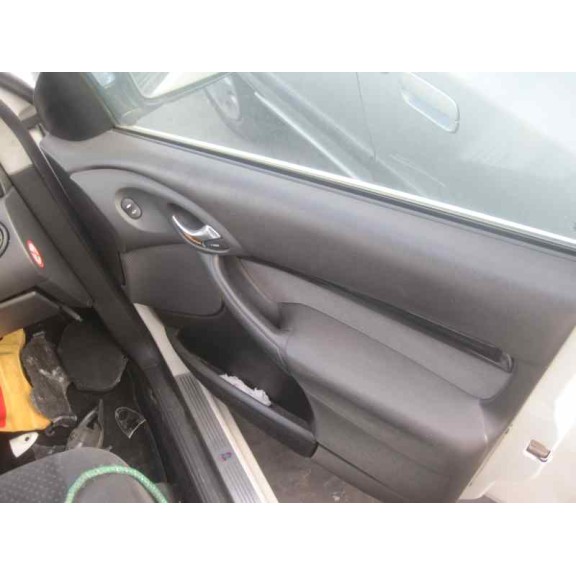 ford focus berlina (cak) del año 2003