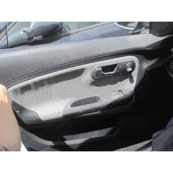 seat ibiza (6l1) del año 2004