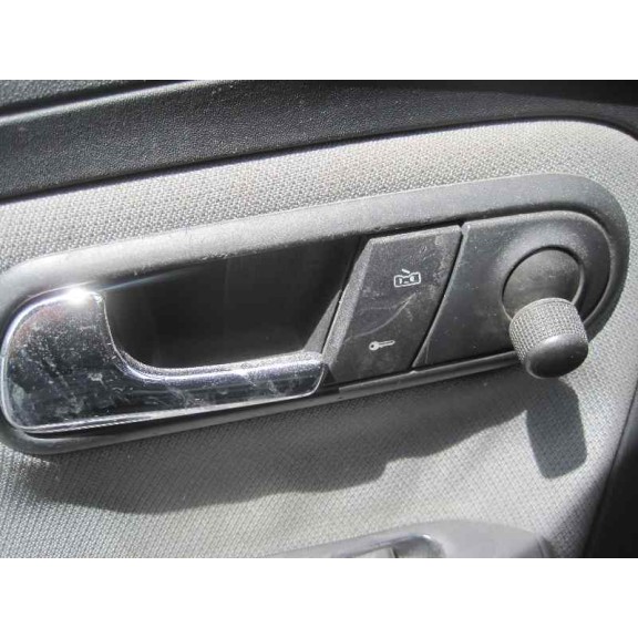 seat ibiza (6l1) del año 2004