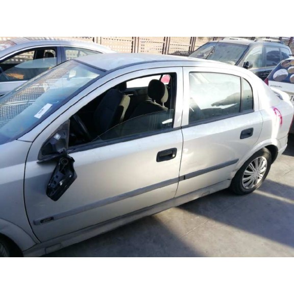 opel astra g berlina del año 2001