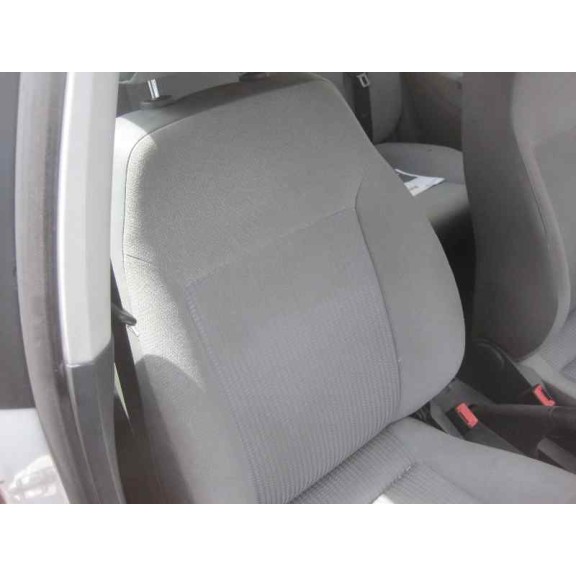 seat ibiza (6l1) del año 2004