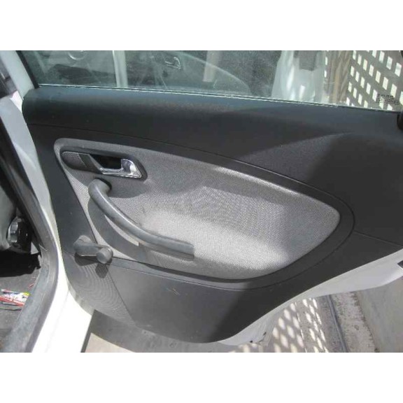 seat ibiza (6l1) del año 2004
