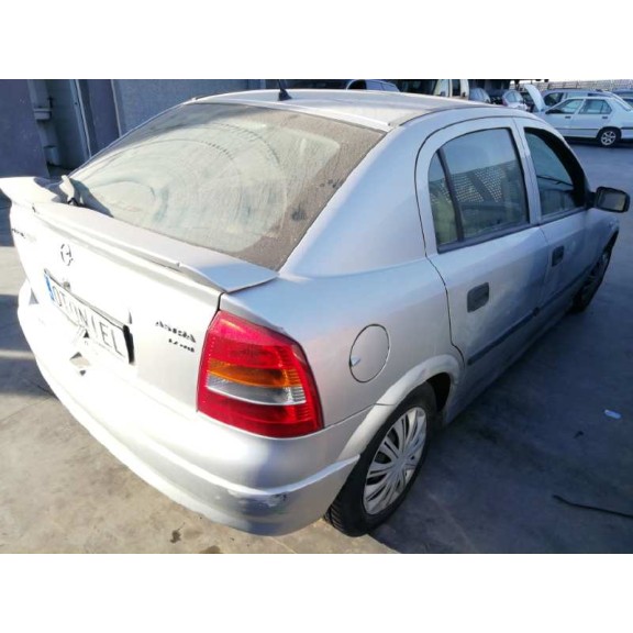 opel astra g berlina del año 2001