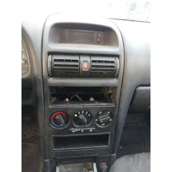 opel astra g berlina del año 2001