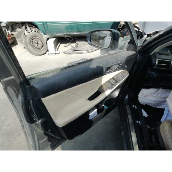 lexus is del año 2015