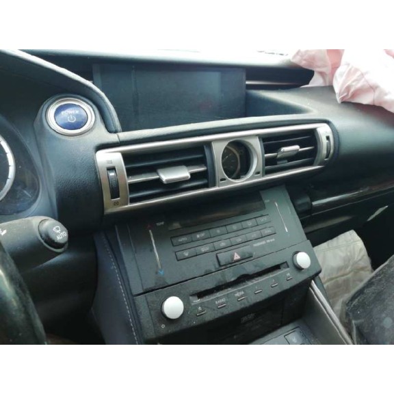 lexus is del año 2015