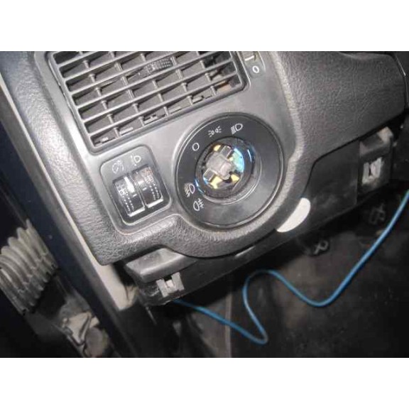 volkswagen golf iv berlina (1j1) del año 2001