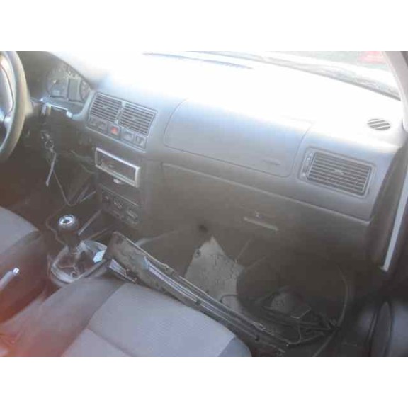 volkswagen golf iv berlina (1j1) del año 2001