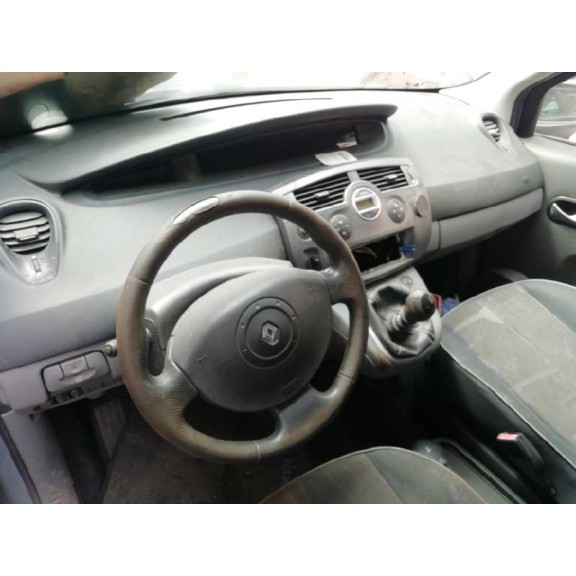 renault grand scenic del año 2004