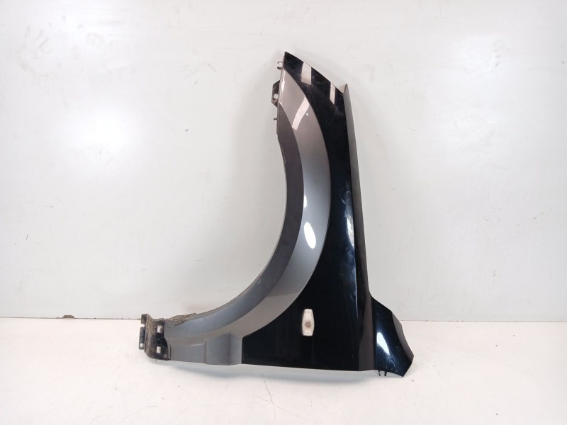 Recambio de aleta delantera izquierda para kia sorento i (jc) 2.5 crdi referencia OEM IAM 663113E141  