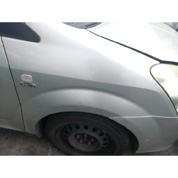 toyota corolla verso (r1) del año 2004